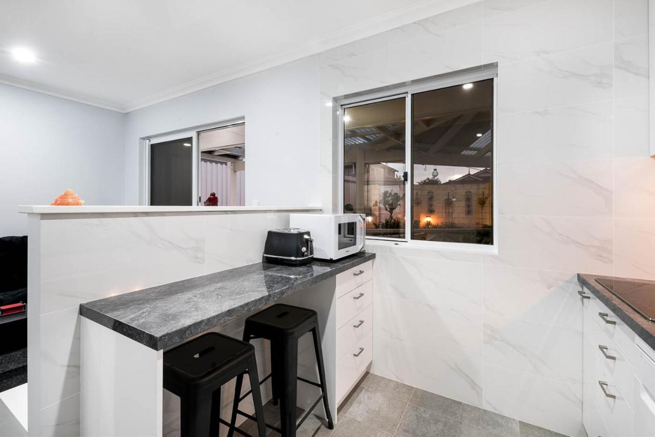 12 Streeton Promenade Apartman Perth Kültér fotó